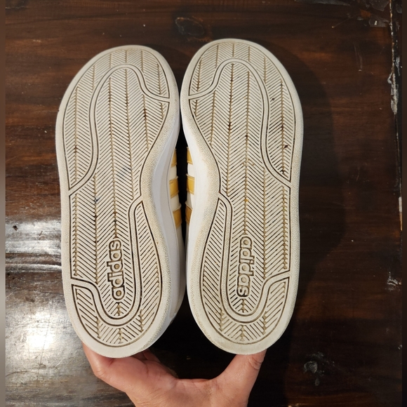 Addidas Neo White Leather and Gold Stripes with Cloud Foam Memory Sole - Picture 10 of 10